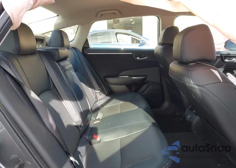 2018 Honda Clarity Plug-In Hybrid Touring z USA, uszkodzony, nr VIN JHMZC5F39JC012367